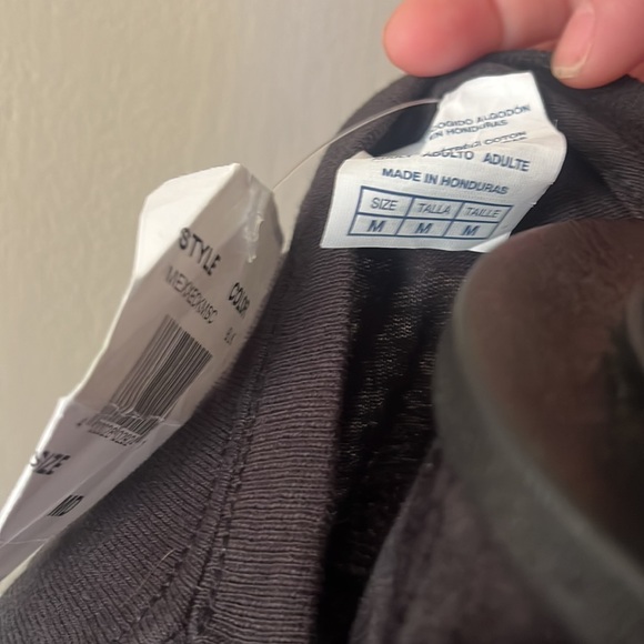 NWT Drinks Well With Others black Tshirt with heart background Size Med - Picture 3 of 3